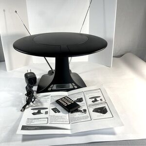 Radio Shack Indoor VHF/UHF/HDTV Antenna with RF Remote Control